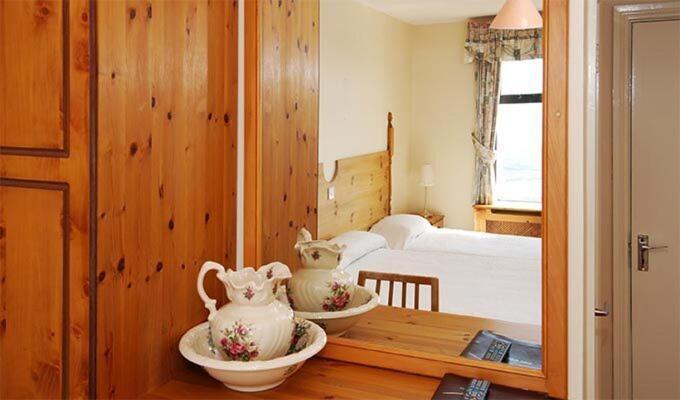 The Scarriff Inn Caherdaniel Buitenkant foto